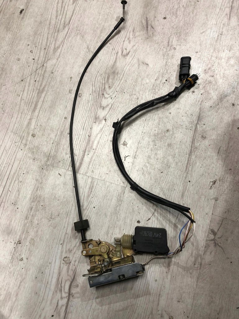 фото №2, Mercedes actros замок дверь 406.405