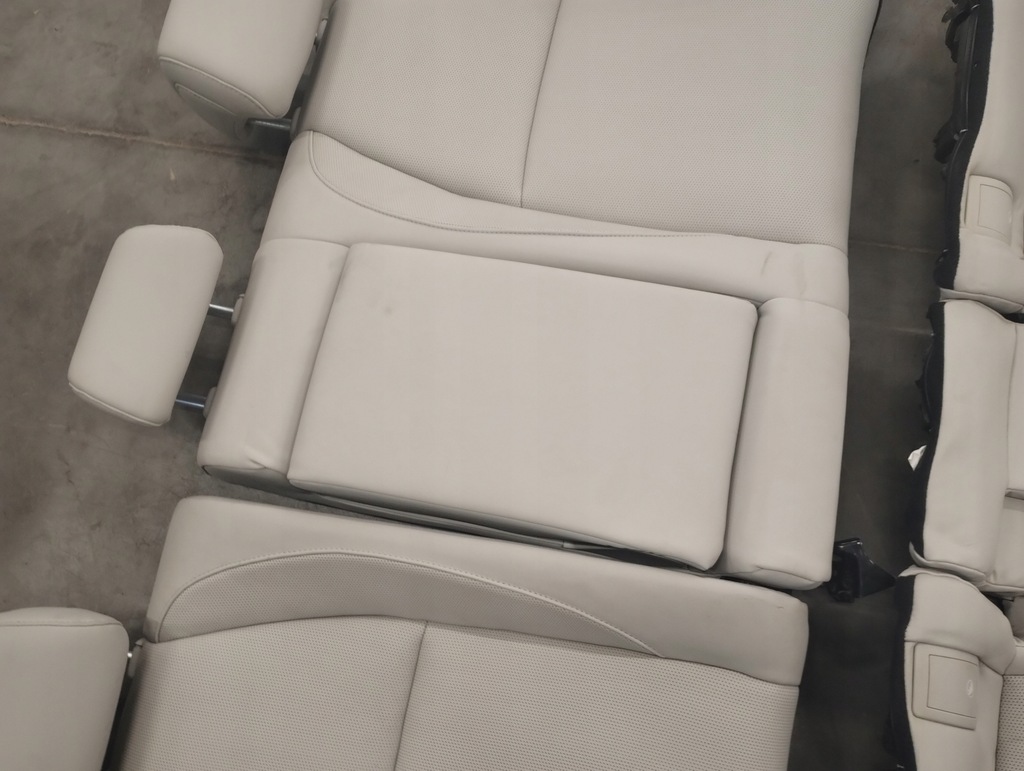 фото №7, Mazda 3 bp iv usa sedan заднее сиденье задняя спинка сиденье кожа подголовники