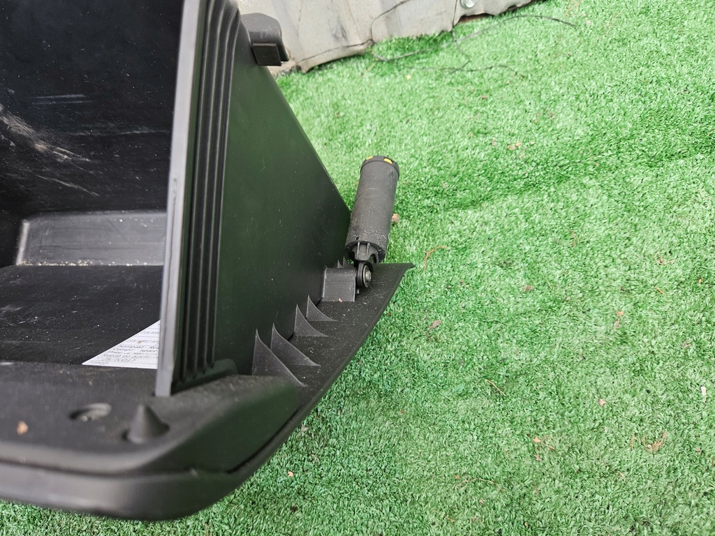 фото №5, Бардачок пассажира toyota corolla verso ii eu