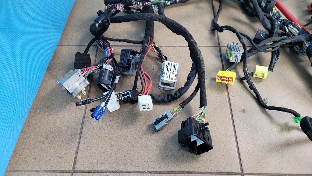 фото №11, Dodge challenger 6.4l srt hemi smpi v8 джгут відсік двигуна 68281168ae