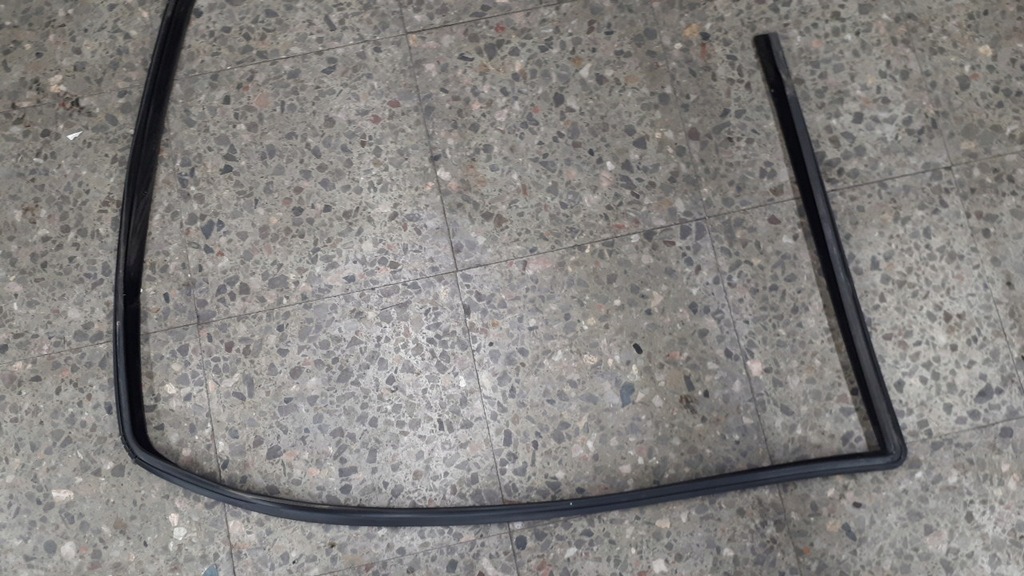 фото №9, Прокладка стекло правый перед mercedes w203 kombi