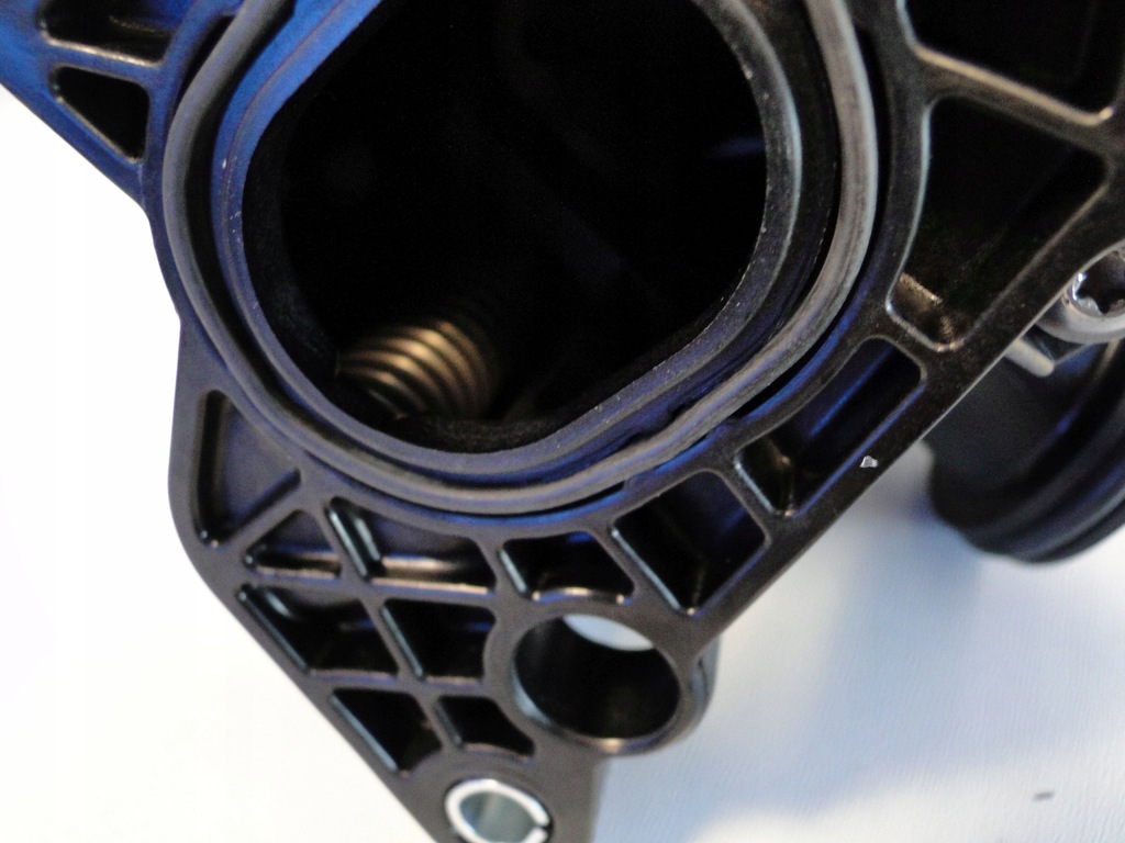 фото №7, Mercedes термостат насоса wody a klasa w177 177 cla 118 c118 x118 w118