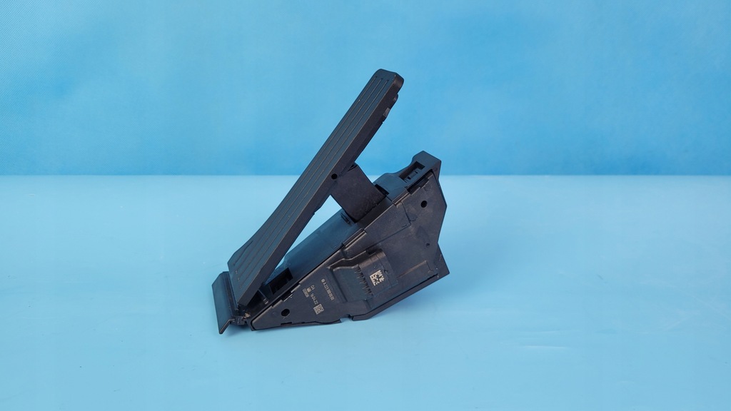 фото №11, Mercedes w206 потенциометр педаль газа a2233000000