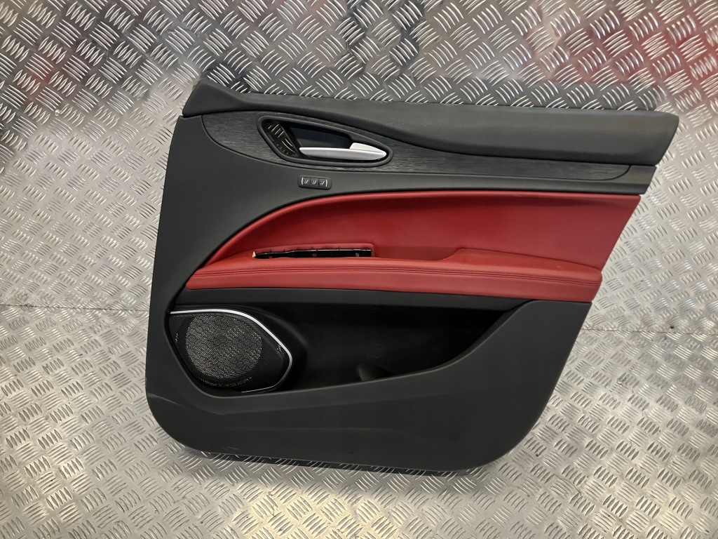 фото №1, Обшивка двері правий перед uk alfa romeo stelvio 16-