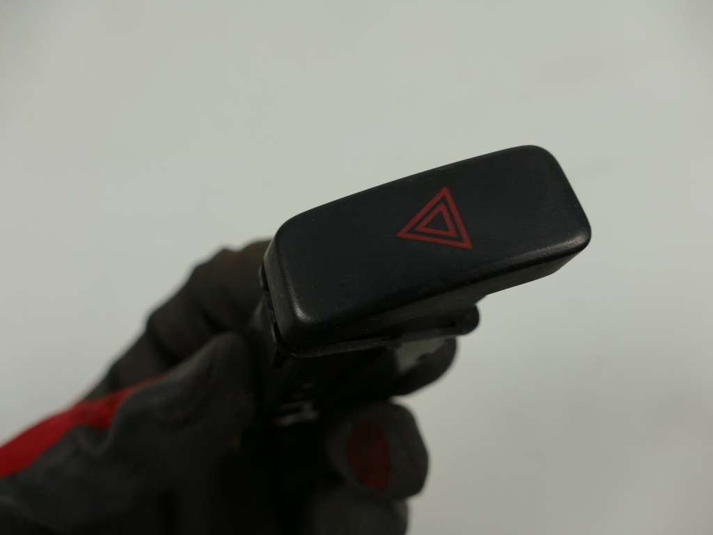 фото №3, Mazda premacy вимикач аварійних кнопка