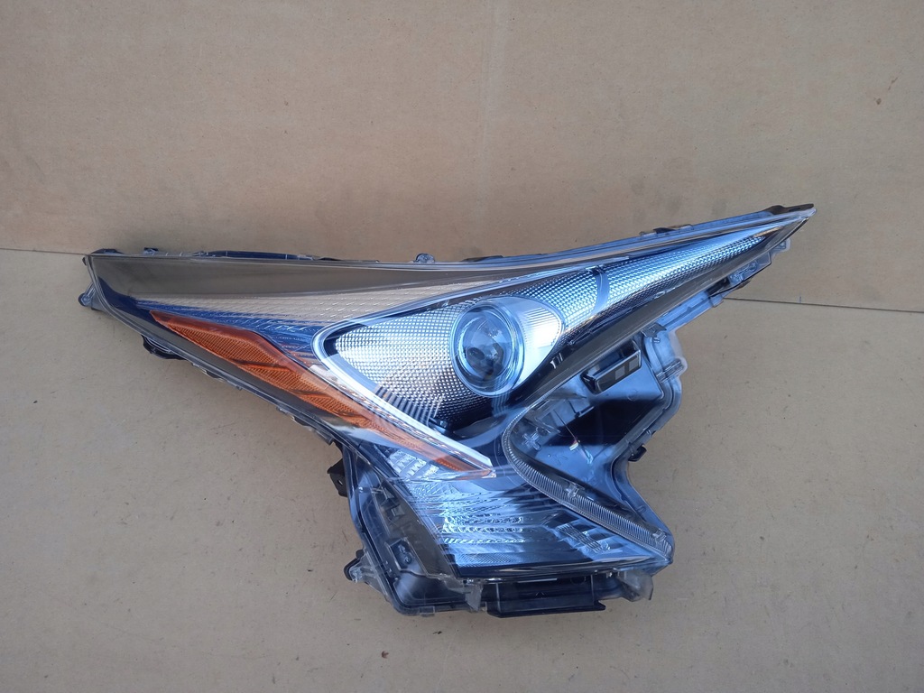 фото №1, Toyota prius iv full led лампа права