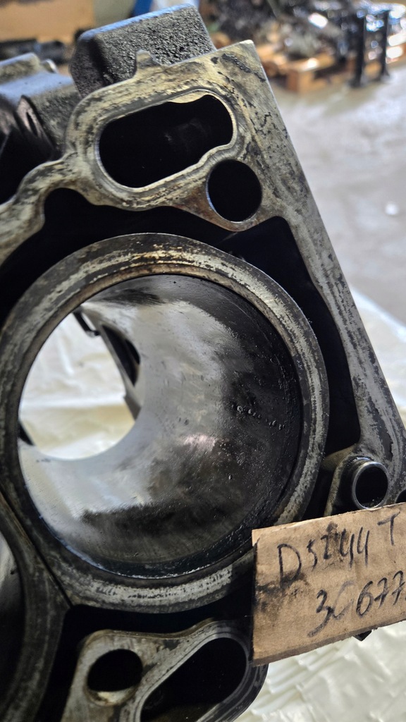 фото №7, Блок двигателя 2.4 d5 volvo xc90 xc60 xc70 v70 2 3 s60 s80 2 30677367 d5244t