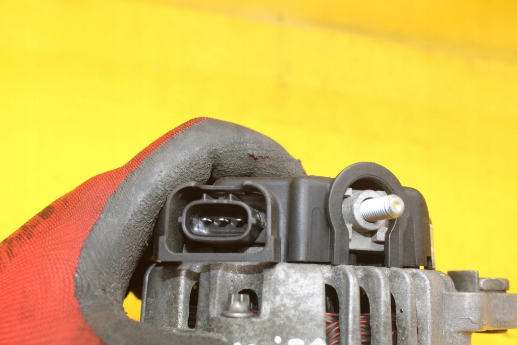 Генератор hyundai i30 kia 1.4 b 16 v g4lc 37300-03805 с Разборки