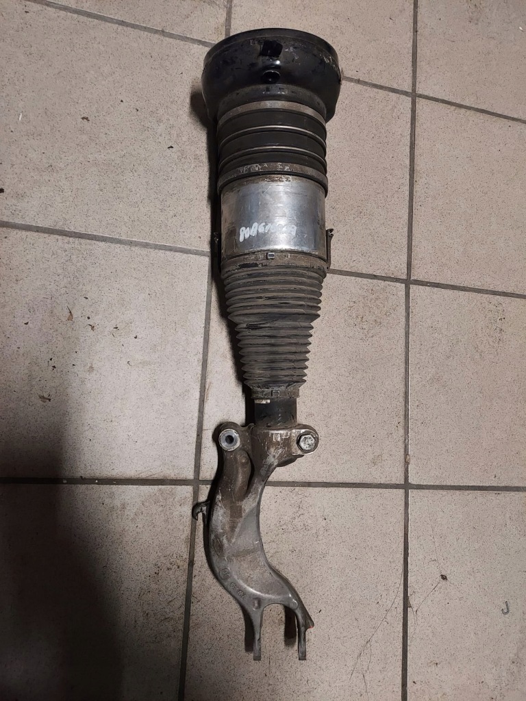 фото №1, Audi q5 80a амортизатор левый перед 80a616039