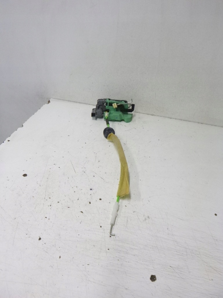 Замок дверь задняя правый fiat linea 2008r. 4 pin Оригинал