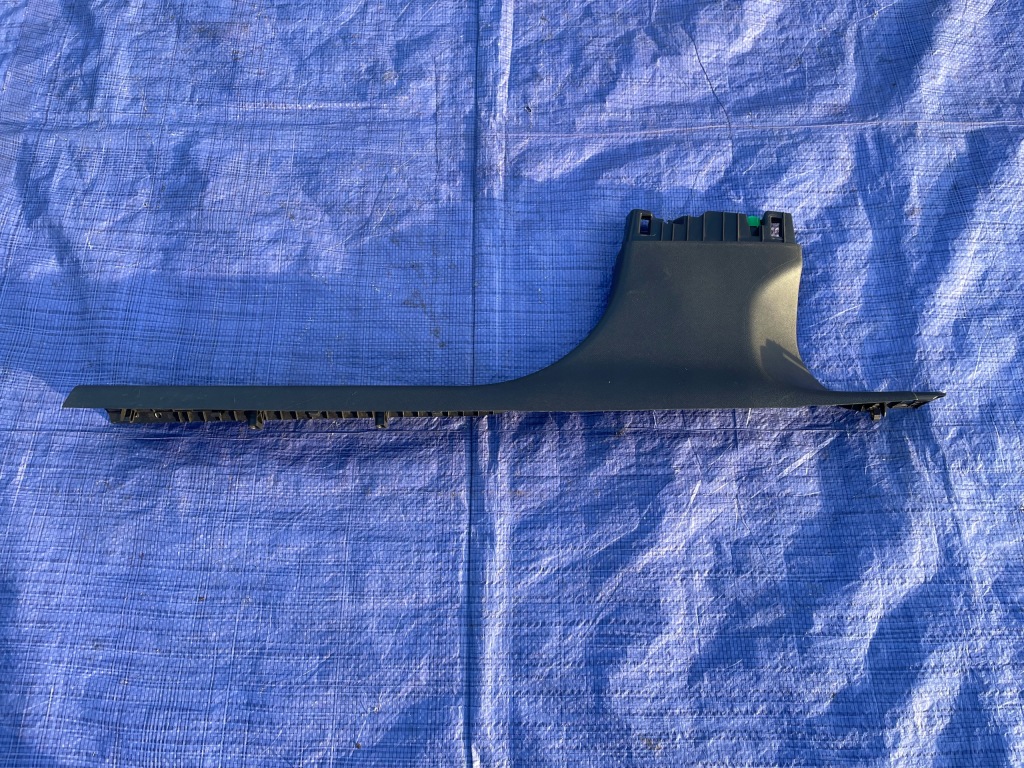 фото №1, Защита молдинг порог правая peugeot 308 iii t10 9833745980