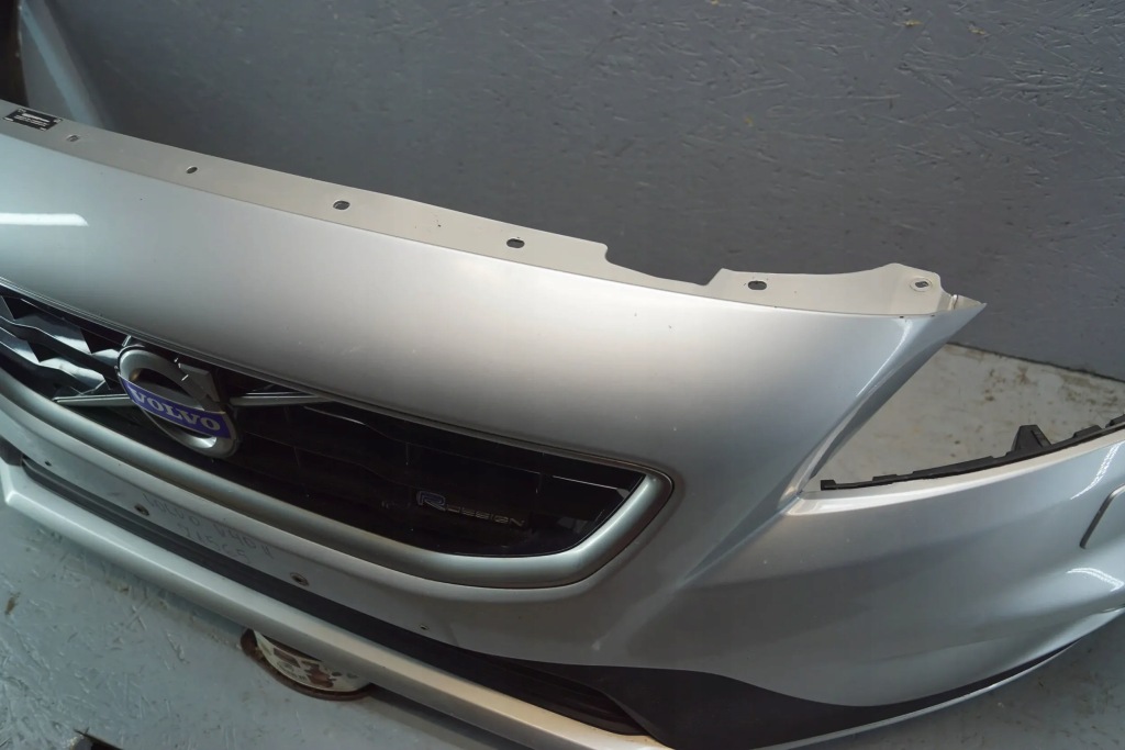 Бампер перед volvo v40 ii r-design sppryski 711-16 z1565 Киев
