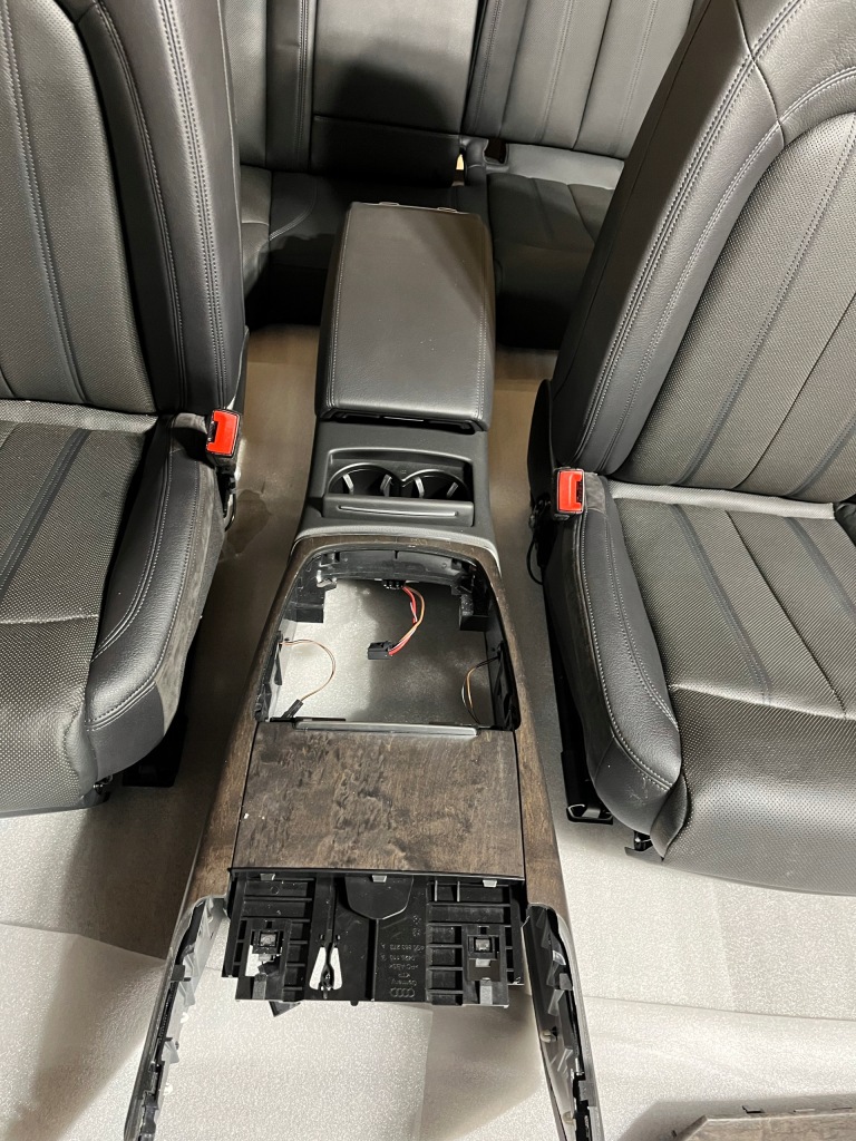 Audi a6 c7 lift sedan сидіння заднє сидіння обшивки декори тунель вентиляція nowe Оригінал