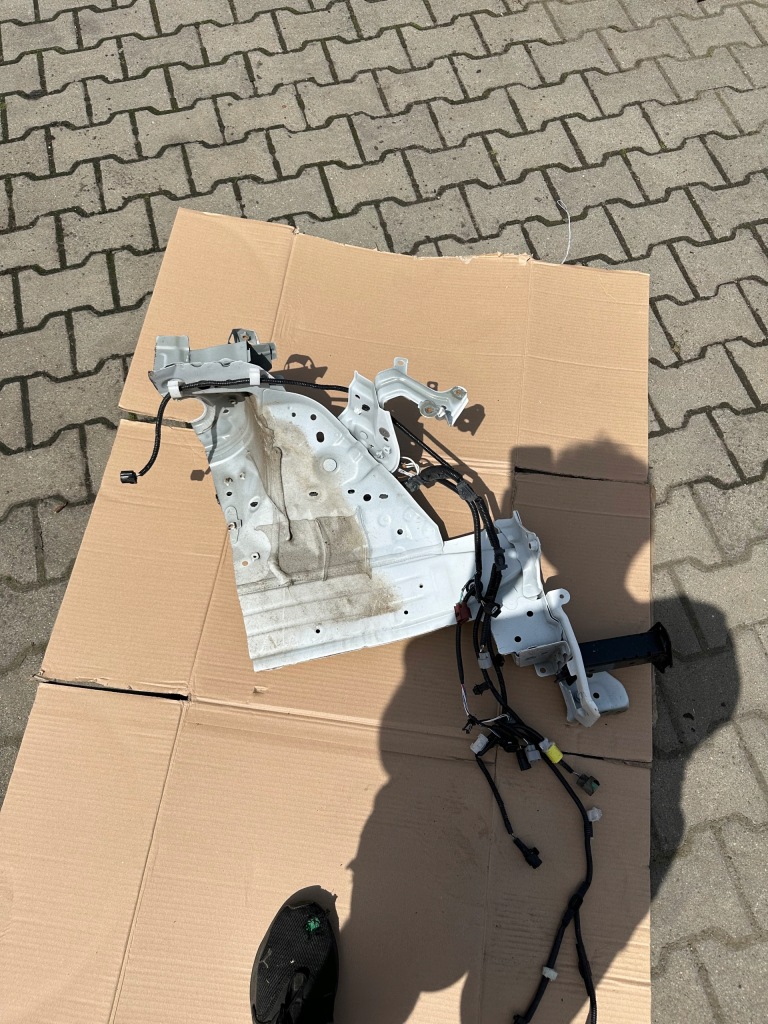 фото №4, Toyota yaris iv чверть чверть права лонжерон