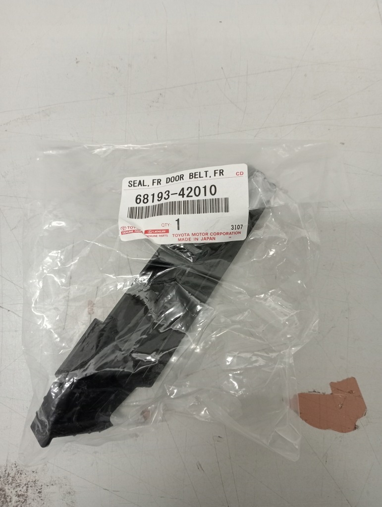 фото №1, Прокладка окно дверь перед toyota rav4 68193-42010