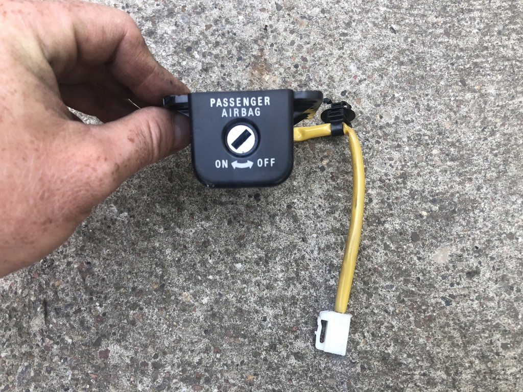 фото №1, Выключатель подушки безопасности пассажира asx 10r -