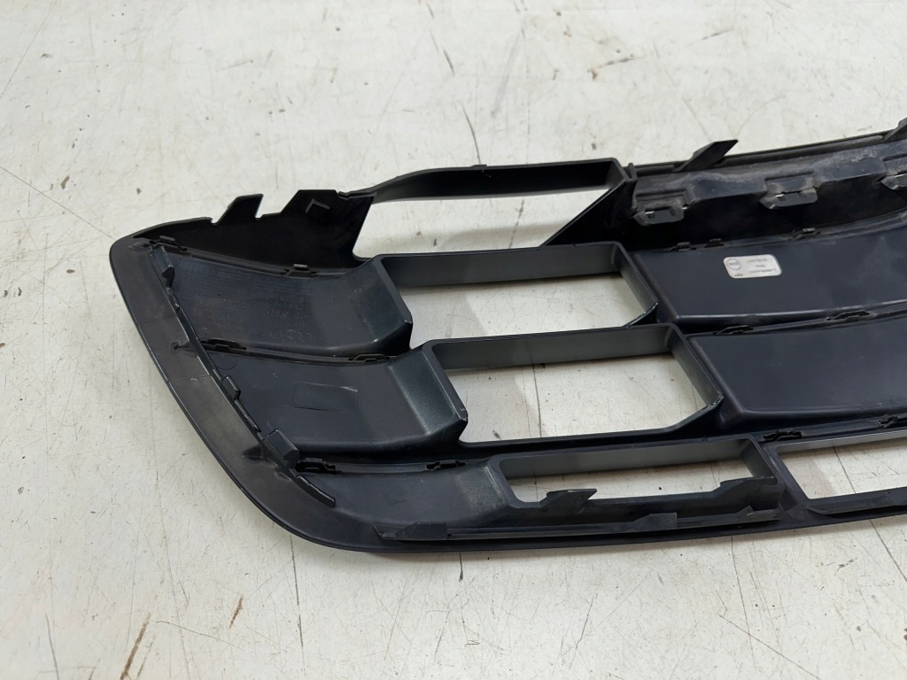 Решётка бампера левая audi q5 80a s-line 80a807681d с Разборки