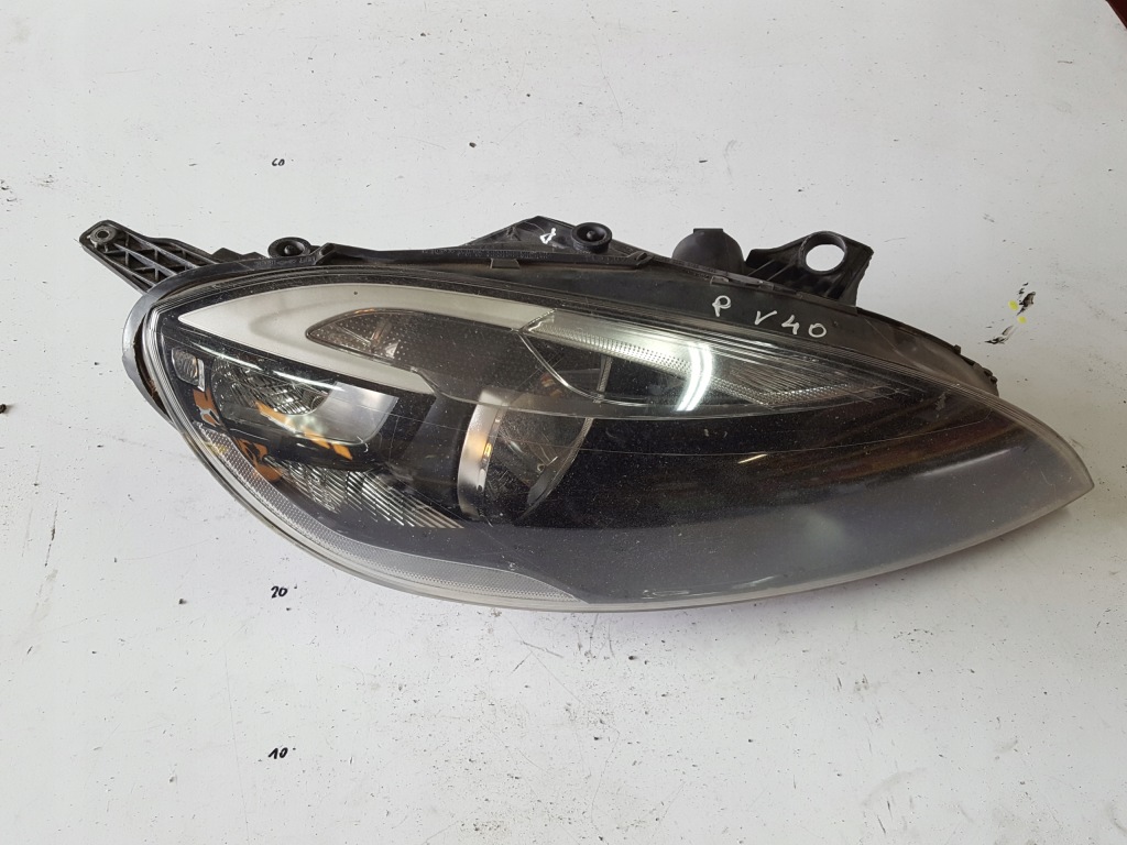 фото №1, Volvo v40 ii 2 12-16r лампа правая перед anglik