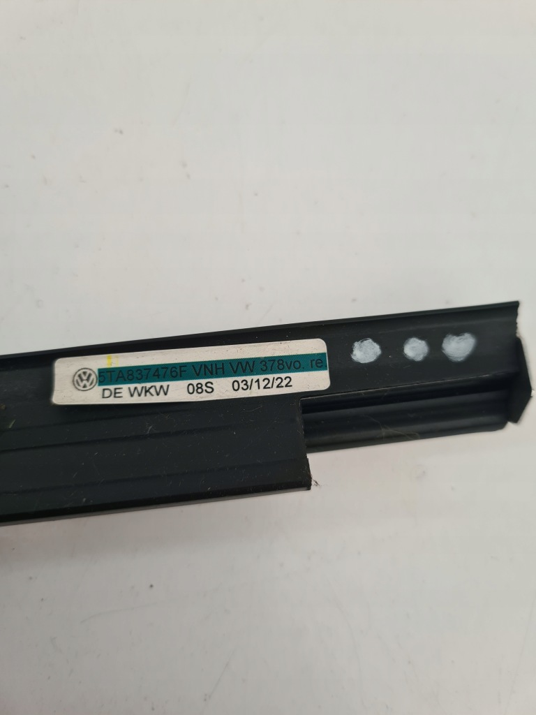 фото №5, Молдинг ущільнювач права перед vw touran 5ta 5ta837476f