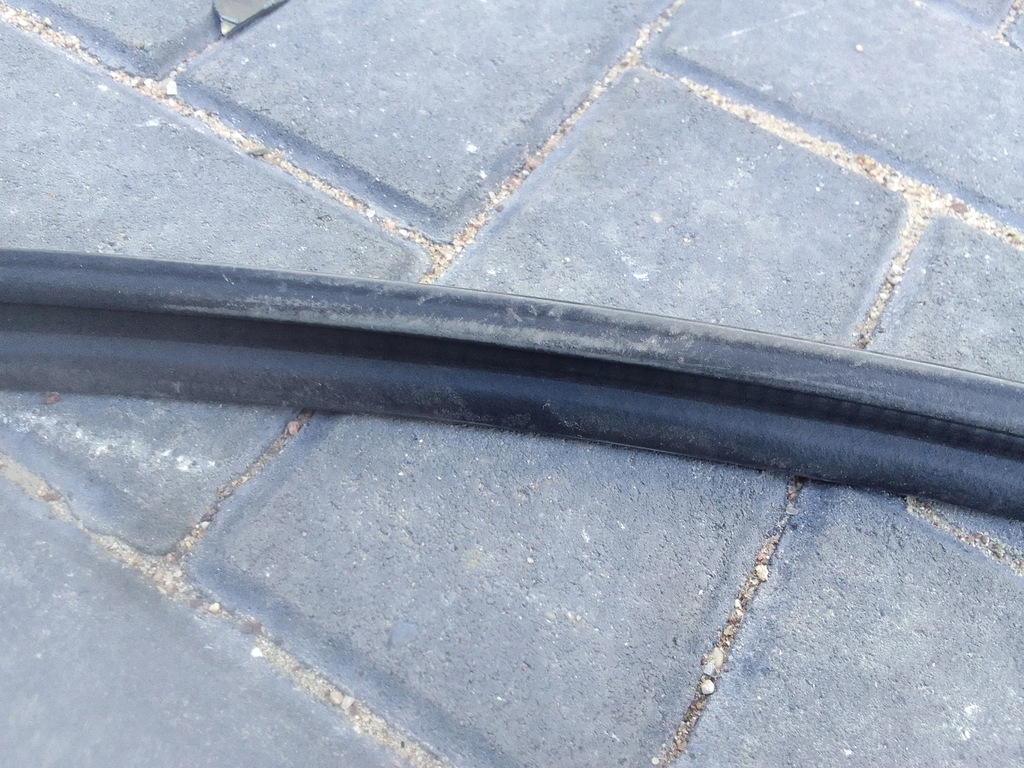 фото №12, Mazda cx50 23- прокладка двері usa