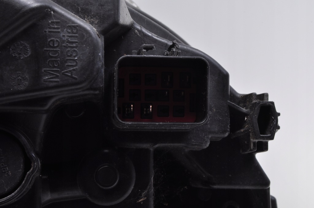 Volvo v40 2 фара правий передня правий перед uk full led 31677021 Зі Шроту