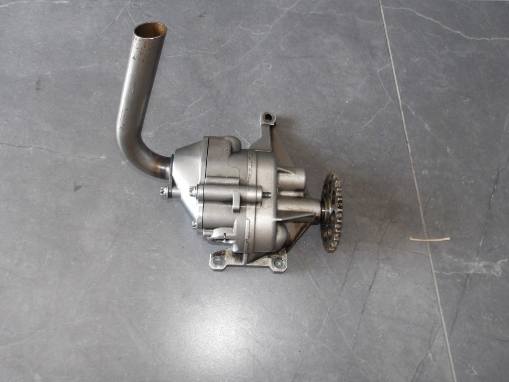 Купить Mercedes sprinter 2.2 cdi насос масла a6121810047