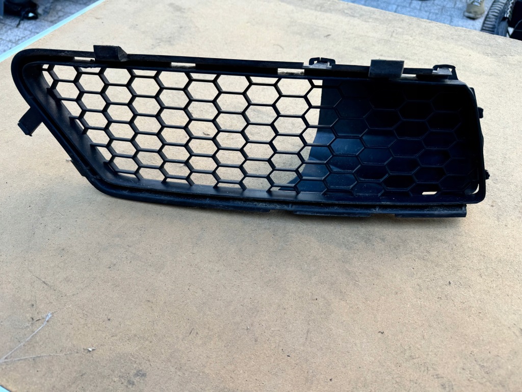 Купить Alfa romeo 159 решётка бампера правый перед