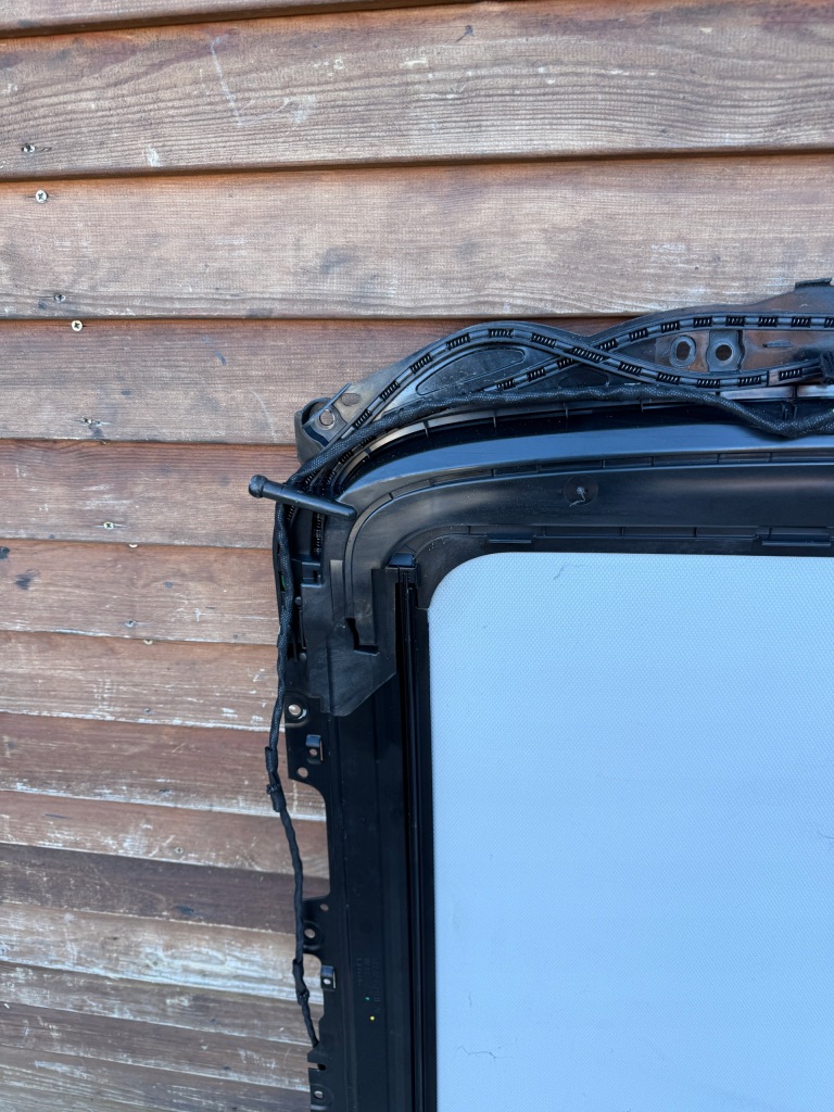 фото №13, Adach панорама стеля audi q3 83a877041 83a