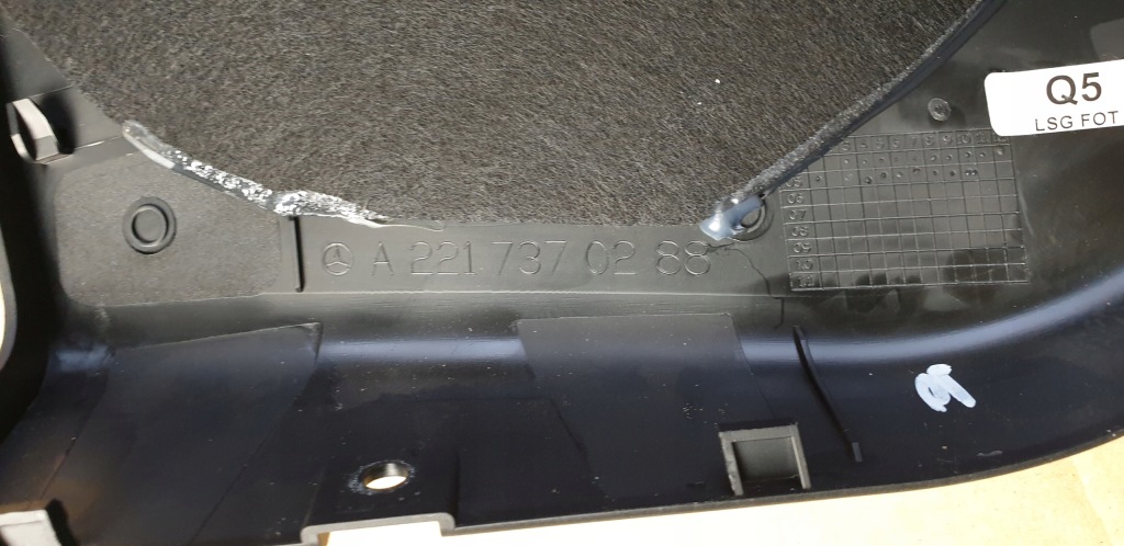 Защита накладка динамика правый t mercedes s w221 Оригинал