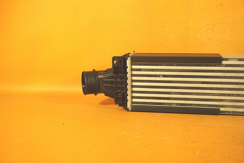 Купити Audi a4 8w b9 66km радіатор інтеркулер оригінал 8w0145805n