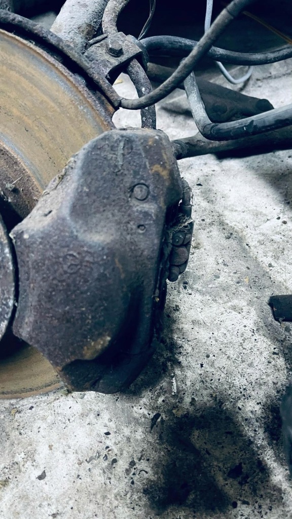 Купить Суппорт правый перед mercedes w116 r107