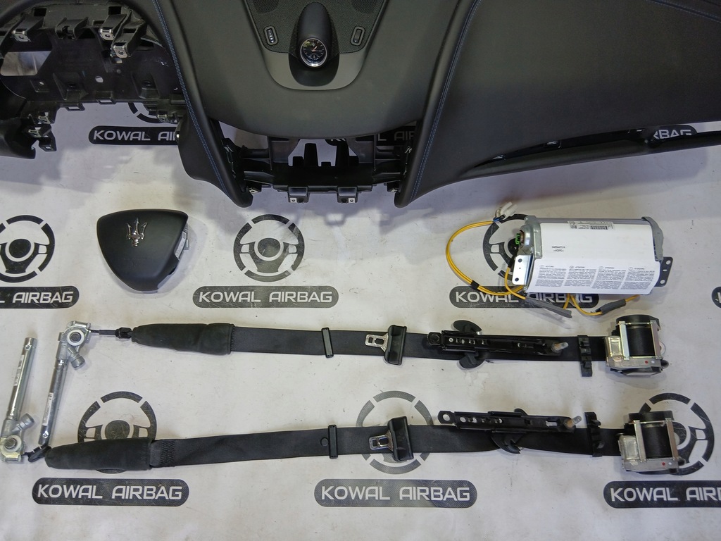 фото №10, Maserati levante gt hybrid приборная панель консоль подушка безопасности подушки безопасности ремни оригинал