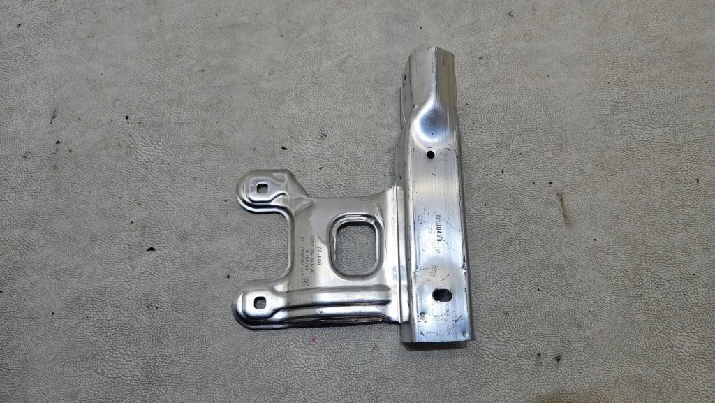 Купити Зона кронштейн правий bmw f30 f31 f32 f20 8051190
