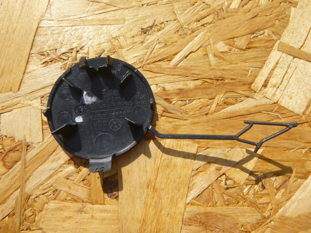 фото №2, Vw t-roc r-line 2021- заглушка фаркоп hak бампер задняя 2ga807441a