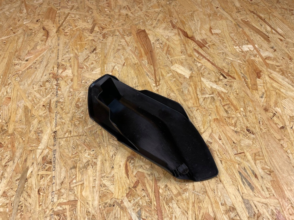 Решётка защита предохранителей управление bmw g11 g12 g30 g31 8617521 Недорого