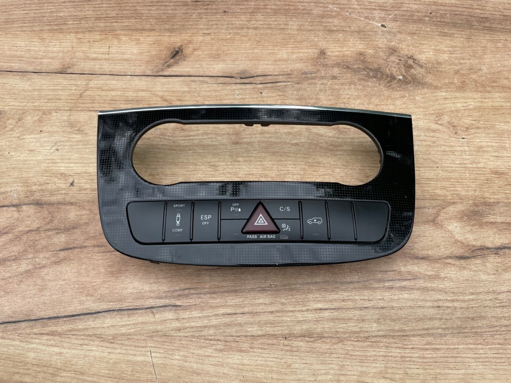 фото №1, Mercedes w251 панель управление a2518700310