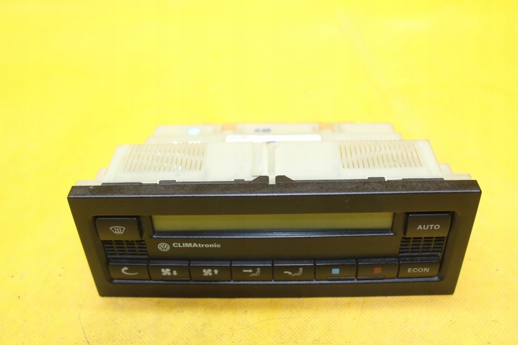 фото №1, Панель кондиционера a4 b5 passat b5 3b1907044a