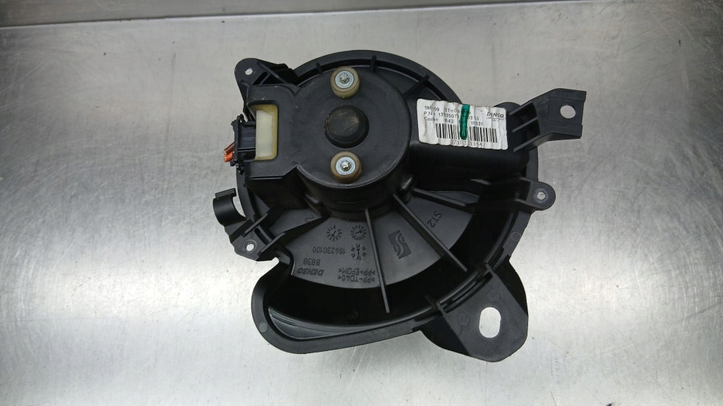 Вентилятор обігрівача 13335075 opel corsa d 06-11r 1.3 cdti 75km в Україні