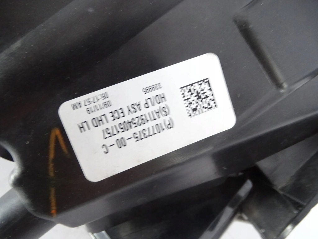 Фара перед передня ліва tesla 3 full led Зі Шроту