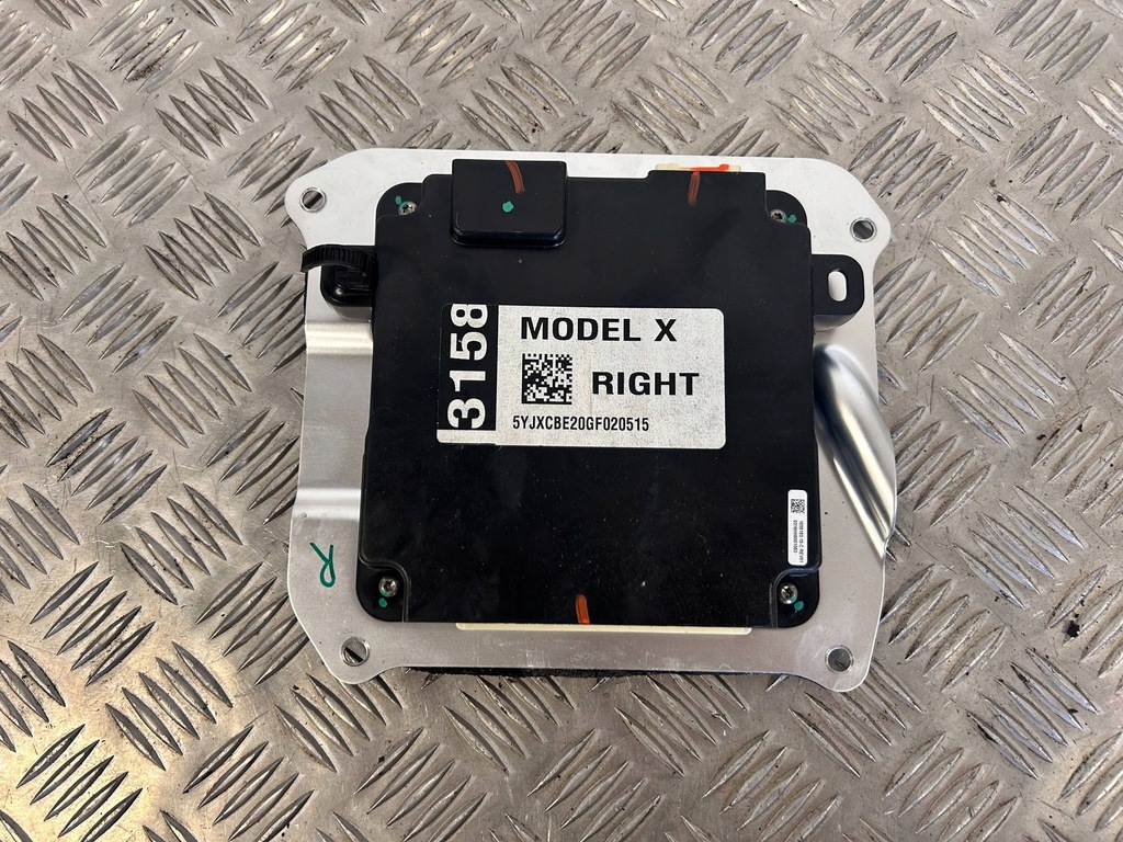 фото №1, Модуль двері права сторона tesla model x 105018310c