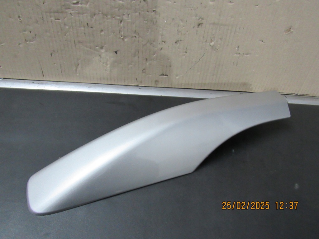 Купити Заглушка рейлінг правий задні toyota avensis 2 t25