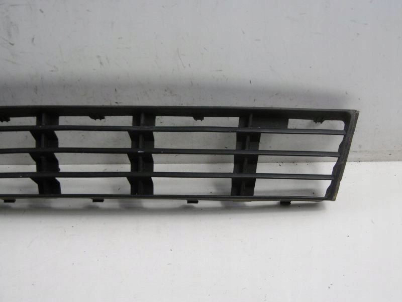 фото №8, Audi a4 b5 заглушка бампера перед средняя lift 8d0807683aa