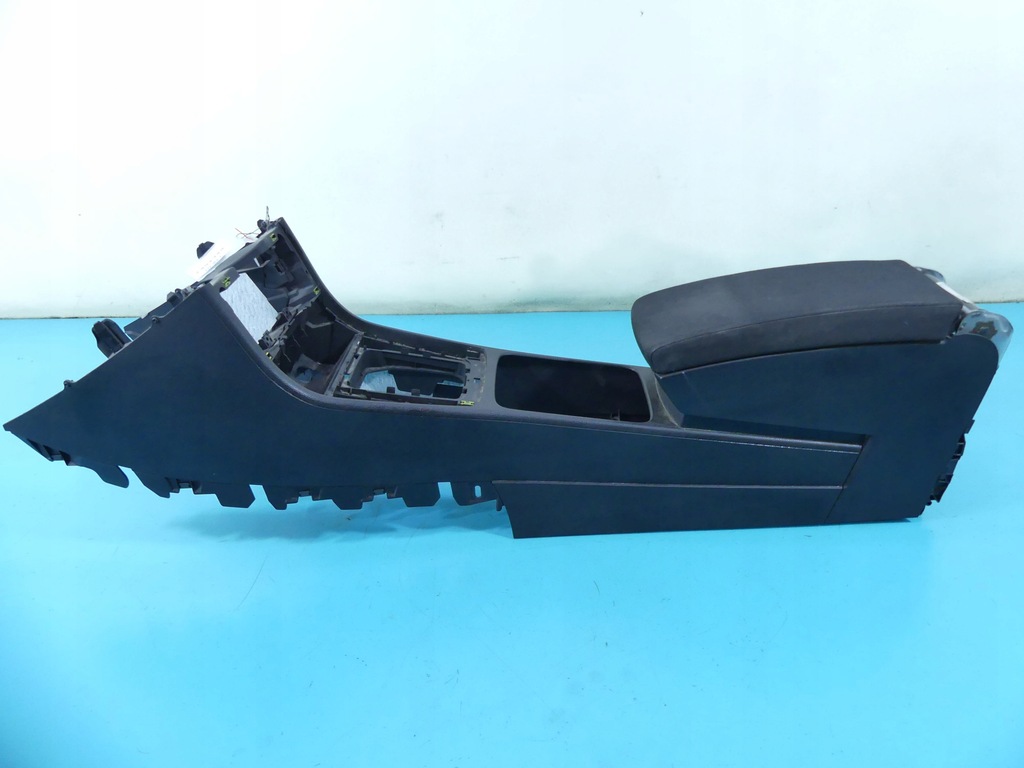 фото №1, Подлокотник туннель vw passat b7 europa