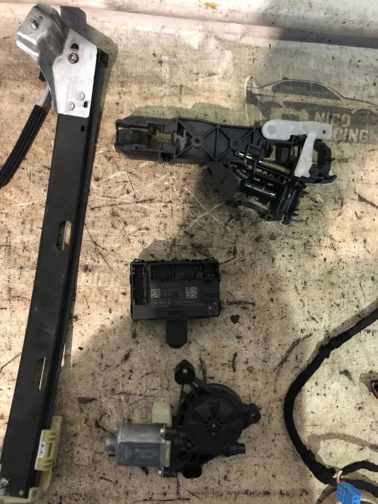 фото №12, Запчасти дверь правый перед seat leon iv