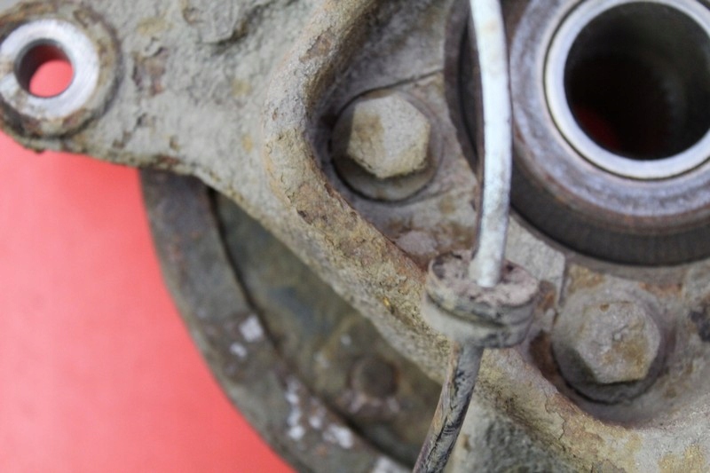 фото №9, Поворотний кулак ступиця ліва задня subaru legacy 5 v 2.0 d 150 km sedan 09-13