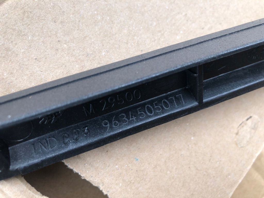 фото №6, Панель рамка консолі peugeot 307 sw 2001-2005