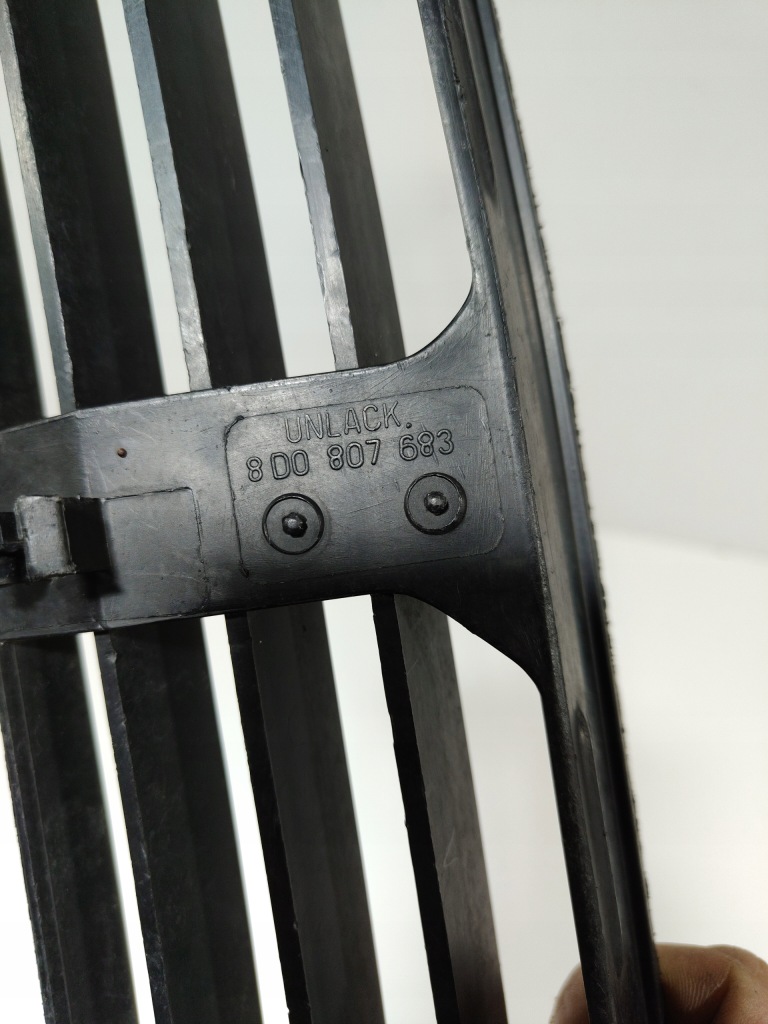 фото №8, Audi a4 b5 lift 99-01 rok решітка бампера середня 8d0807683aa k122/506