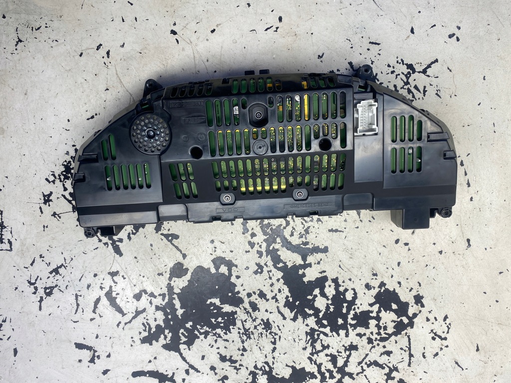 фото №9, Mercedes w204 лічильник прилади a2049003508