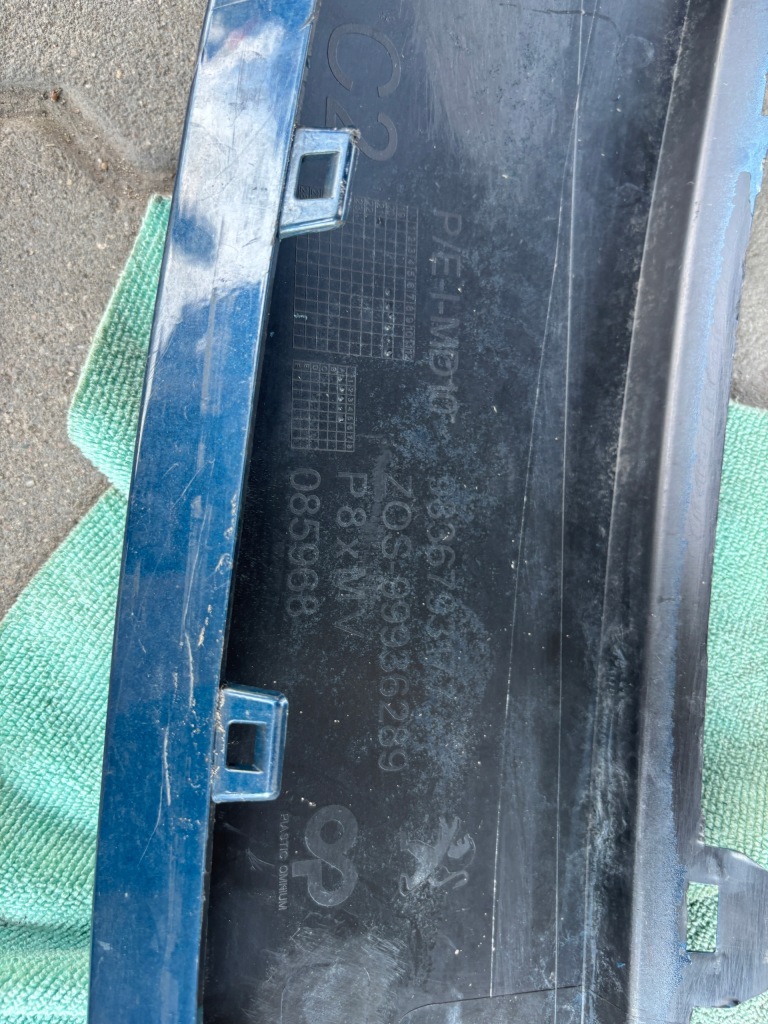 Решітка радіатора решітка радіатора молдинг бампер peugeot 3008 5008 рестайлінг  21-24rok 9836793177 oryg Доставка