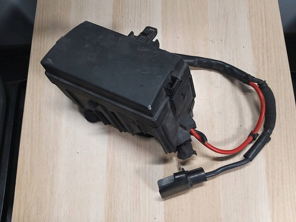 фото №1, Audi a3 8v корпус коробка предохранителей